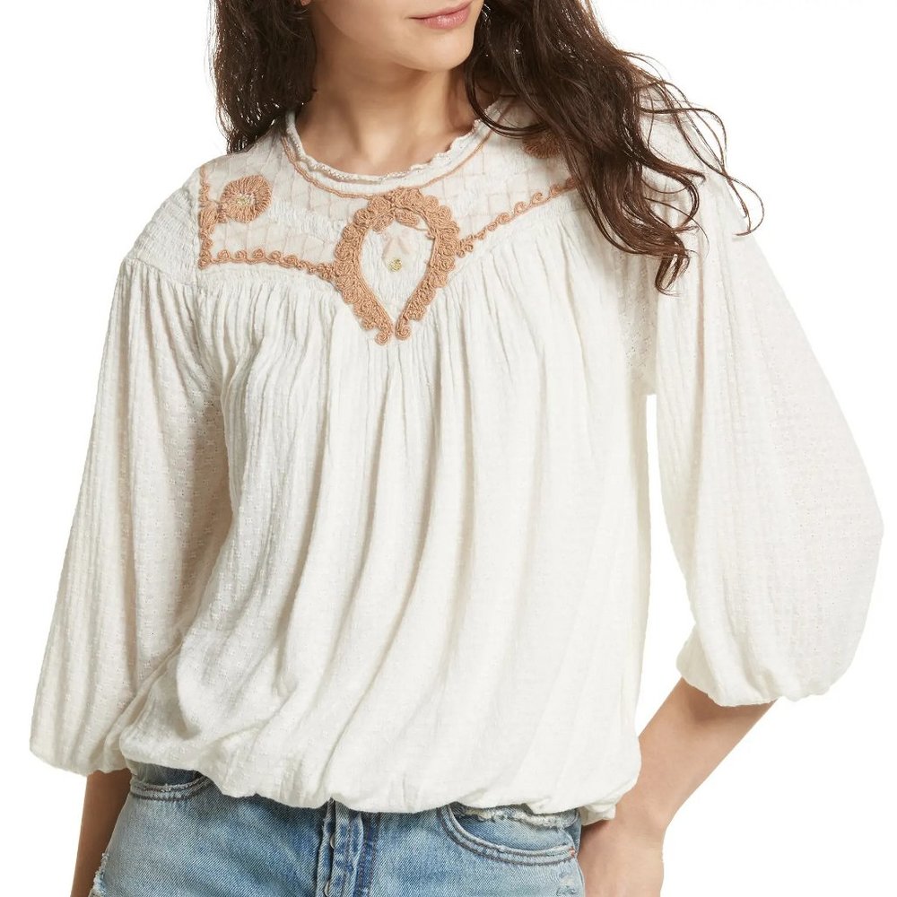 Begonia Seersucker Knit Embroidered Yoke Top M